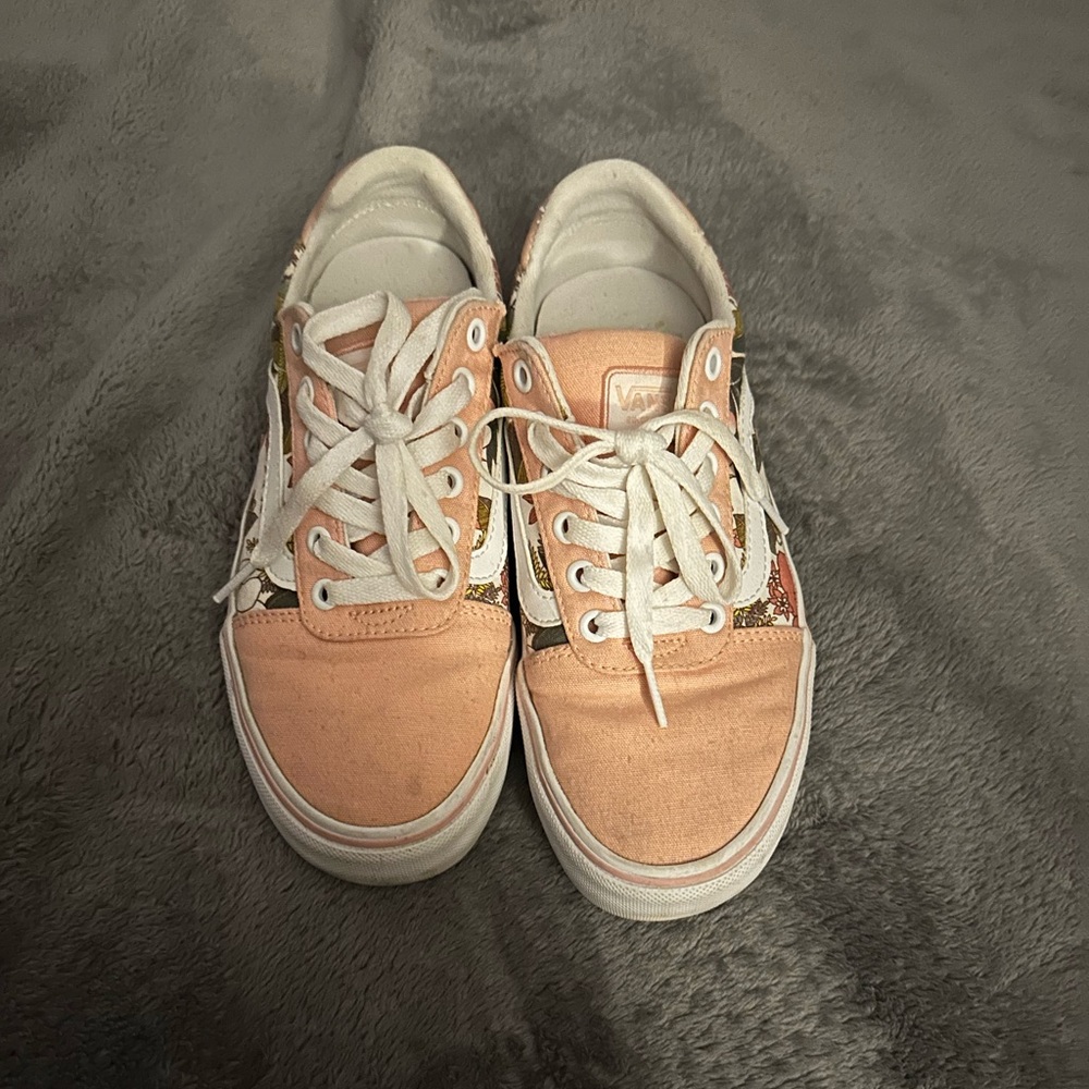 Light pink Vans with flower design